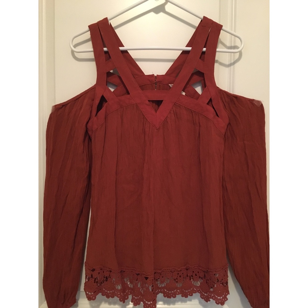Cold shoulder top